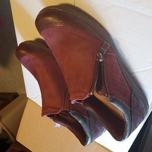 Women's size 8W Earth Origins shoes